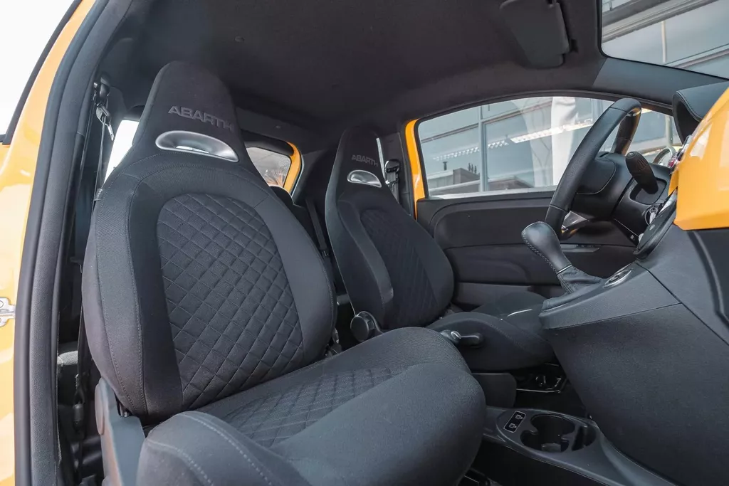 
								Abarth 595 1.4 T-Jet Abarth 595 vol									