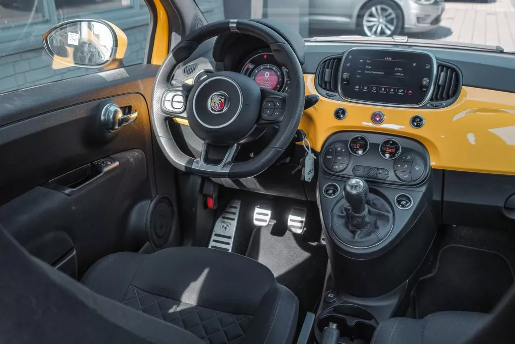 
								Abarth 595 1.4 T-Jet Abarth 595 vol									