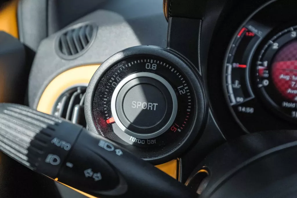 
								Abarth 595 1.4 T-Jet Abarth 595 vol									