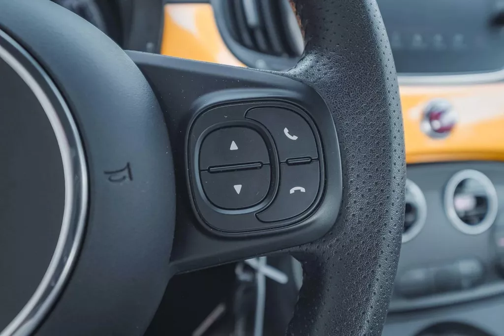 
								Abarth 595 1.4 T-Jet Abarth 595 vol									