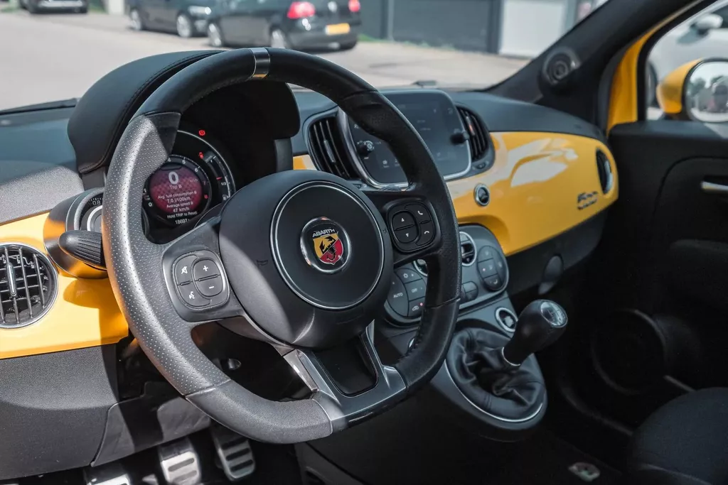 
								Abarth 595 1.4 T-Jet Abarth 595 vol									