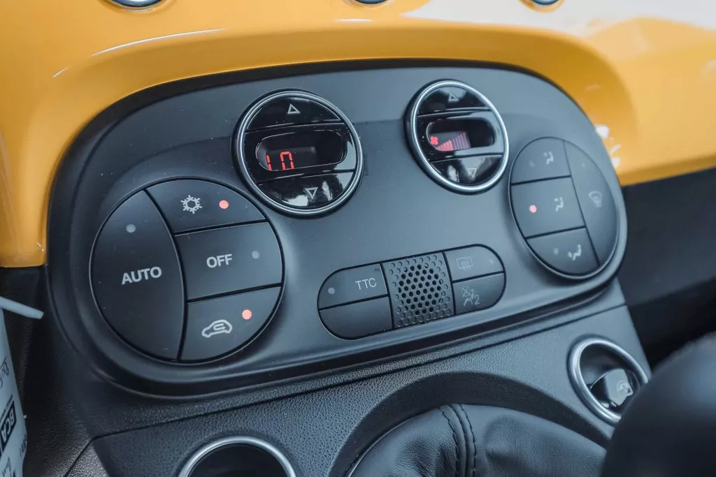 
								Abarth 595 1.4 T-Jet Abarth 595 vol									
