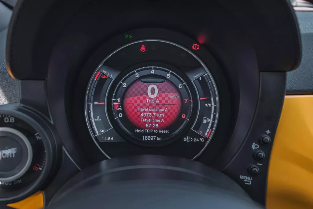 
								Abarth 595 1.4 T-Jet Abarth 595 vol									