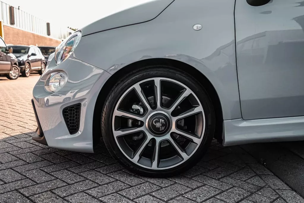 
								Abarth 595C Cabrio1.4 T-Jet Abarth Turismo vol									