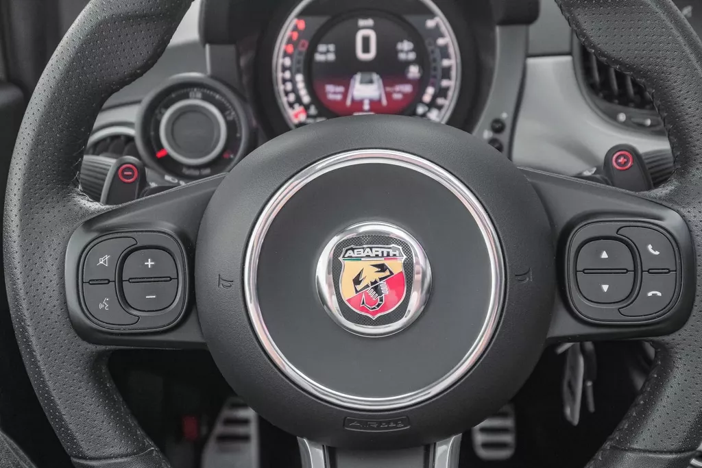 
								Abarth 595C Cabrio1.4 T-Jet Abarth Turismo vol									