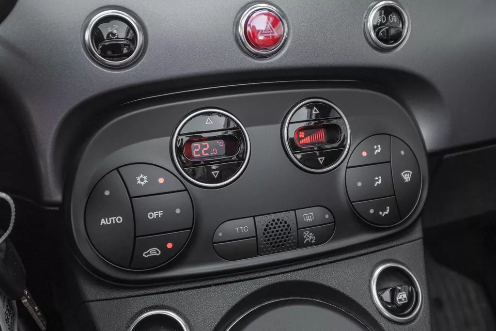 
								Abarth 595C Cabrio1.4 T-Jet Abarth Turismo vol									