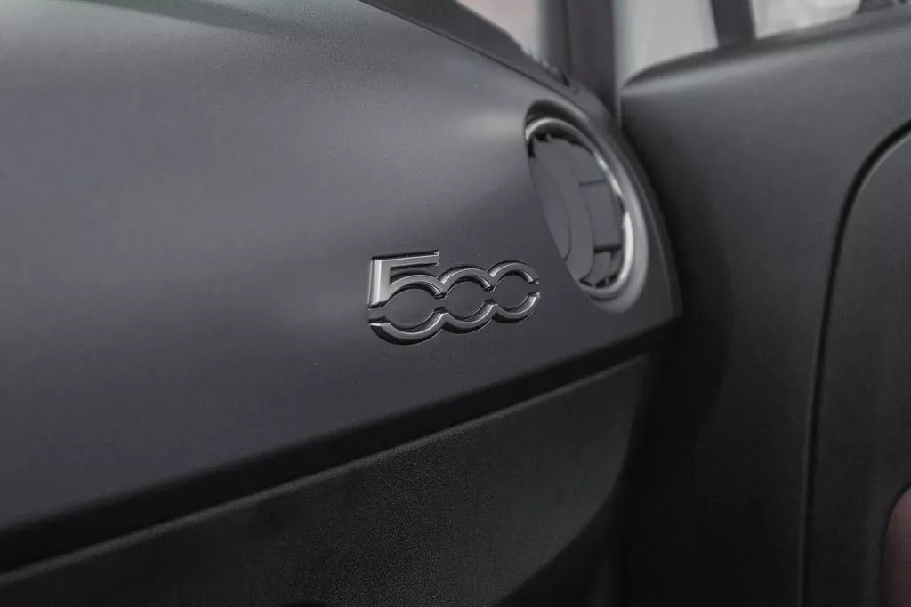 
								Abarth 595C Cabrio1.4 T-Jet Abarth Turismo vol									