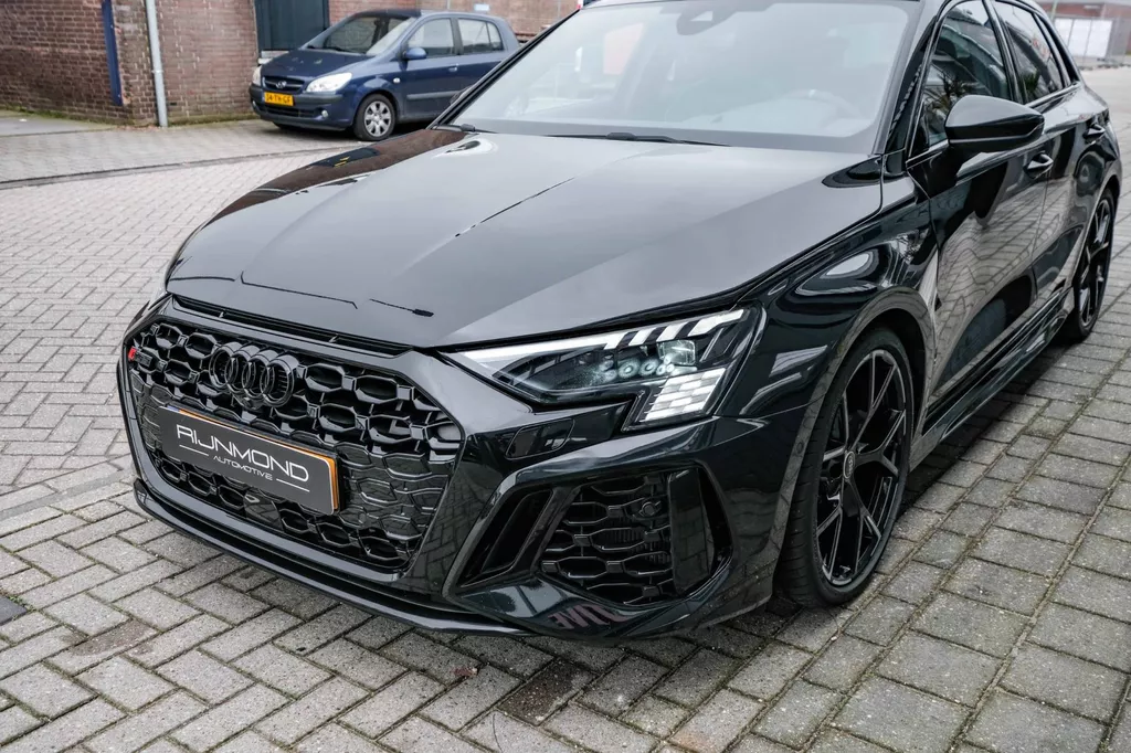 
								Audi A3 Sportback 2.5 TFSI RS 3 quattro |Head-Up|Keramisch|Hulk|B&O|Carbon|Dealer Onderhouden| vol									