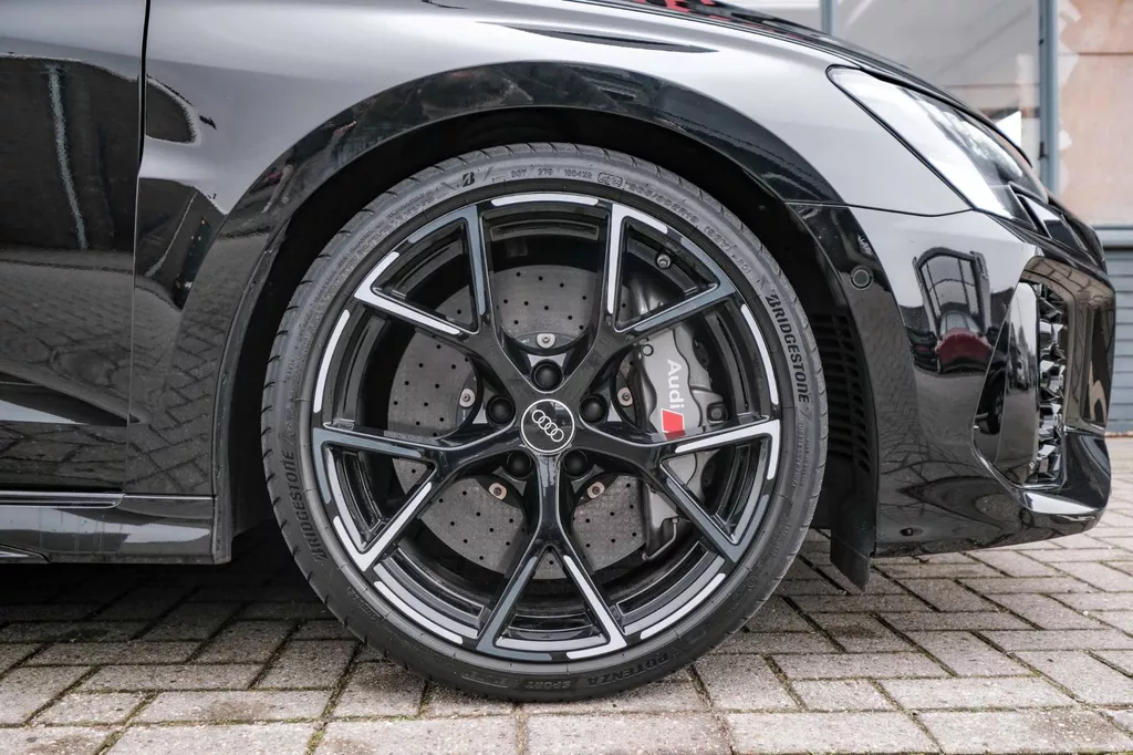 
								Audi A3 Sportback 2.5 TFSI RS 3 quattro |Head-Up|Keramisch|Hulk|B&O|Carbon|Dealer Onderhouden| vol									