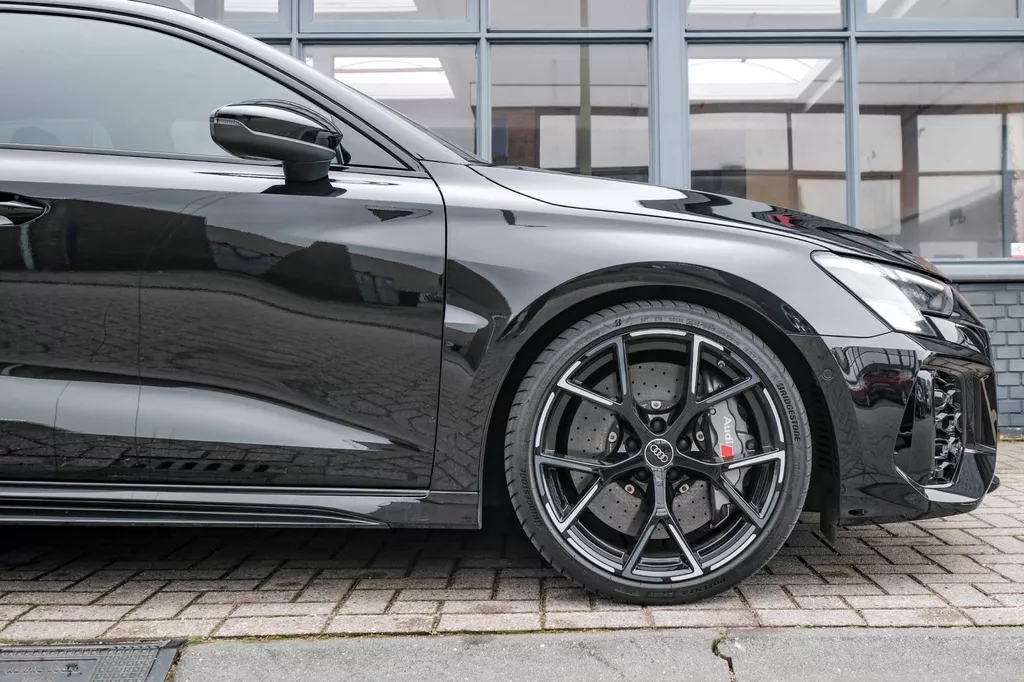 
								Audi A3 Sportback 2.5 TFSI RS 3 quattro |Head-Up|Keramisch|Hulk|B&O|Carbon|Dealer Onderhouden| vol									