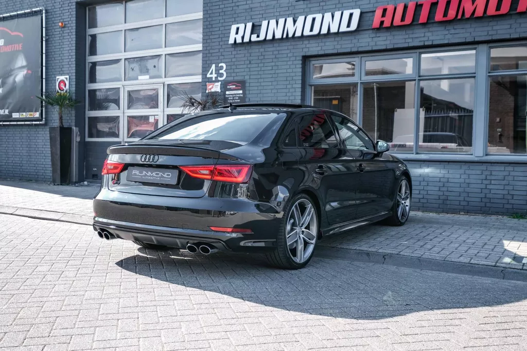 
								Audi S3 Limousine 2.0 TFSI S3 quattro Pro Line Plus Alarm Klasse 3|Pano|Acc|Keyless|Lane-Assist|Camera|Navi| vol									