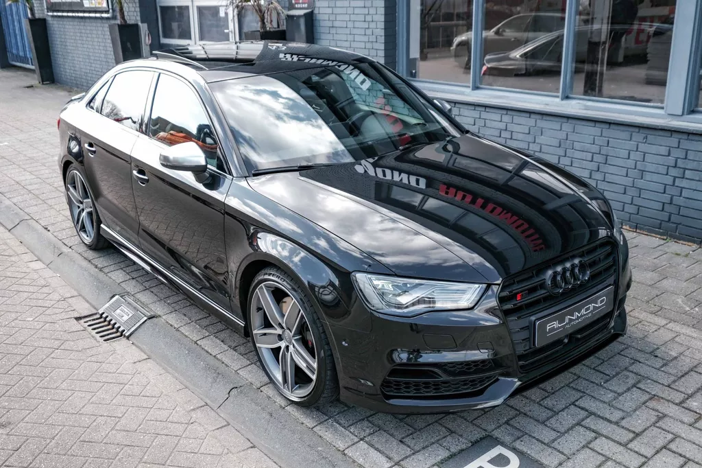 
								Audi S3 Limousine 2.0 TFSI S3 quattro Pro Line Plus Alarm Klasse 3|Pano|Acc|Keyless|Lane-Assist|Camera|Navi| vol									