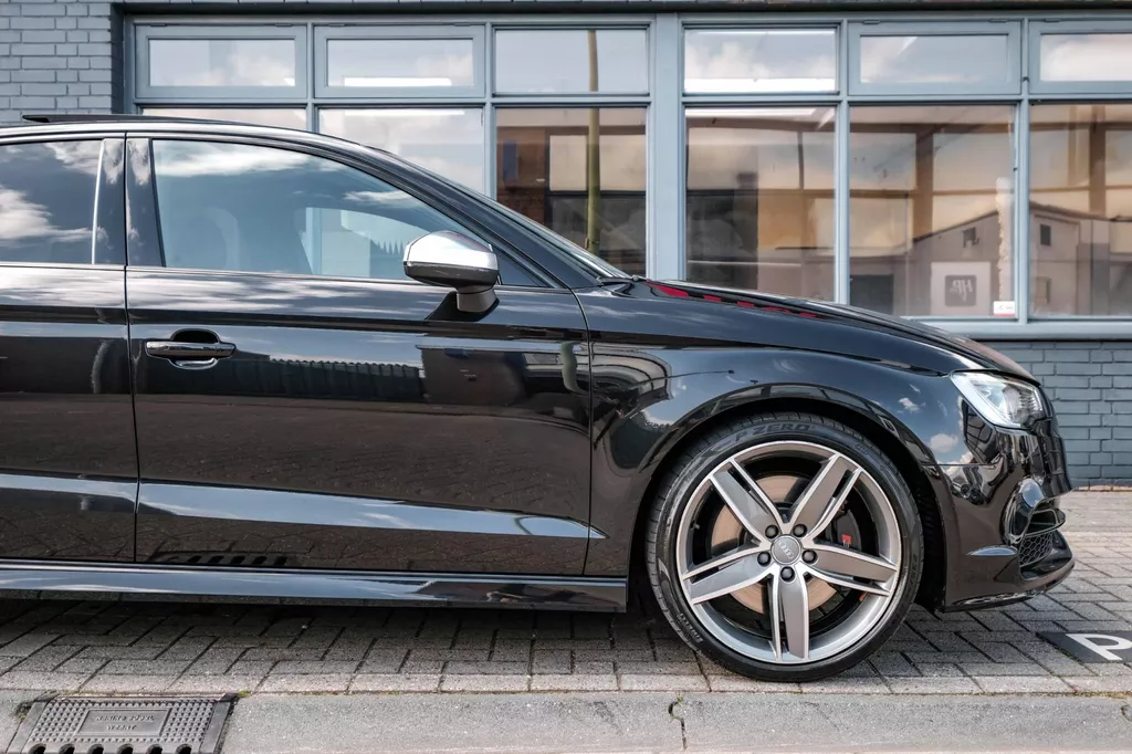 
								Audi S3 Limousine 2.0 TFSI S3 quattro Pro Line Plus Alarm Klasse 3|Pano|Acc|Keyless|Lane-Assist|Camera|Navi| vol									