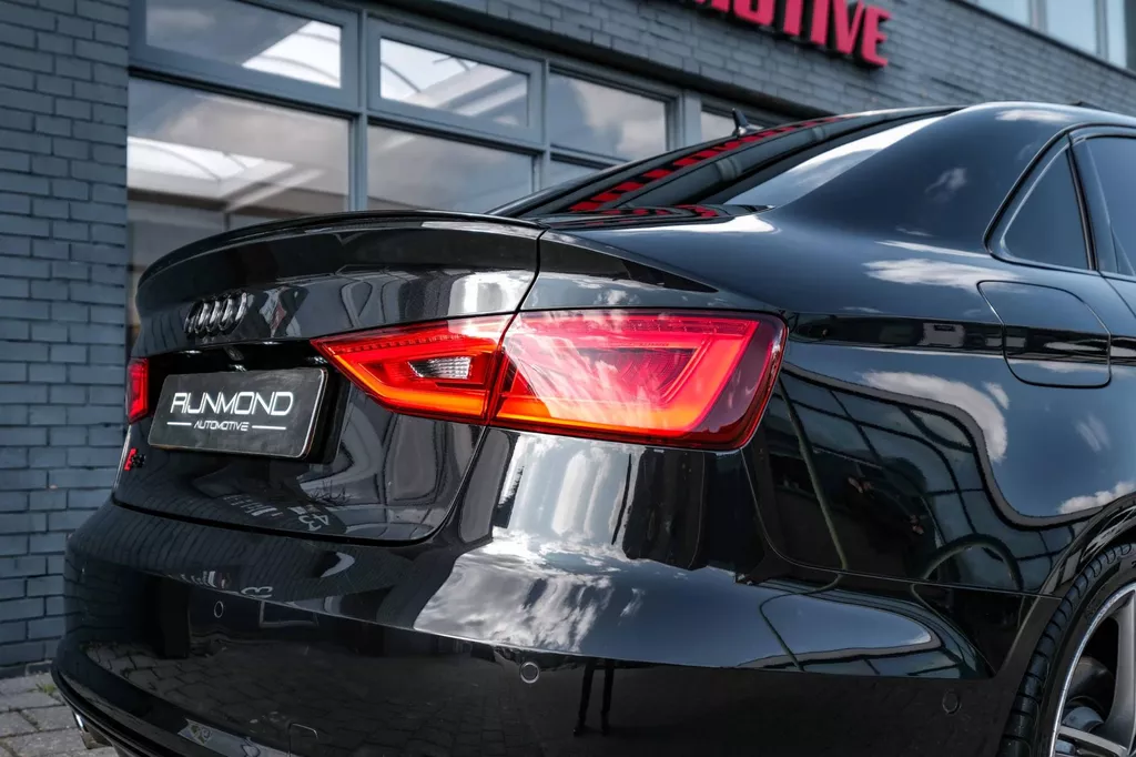 
								Audi S3 Limousine 2.0 TFSI S3 quattro Pro Line Plus Alarm Klasse 3|Pano|Acc|Keyless|Lane-Assist|Camera|Navi| vol									