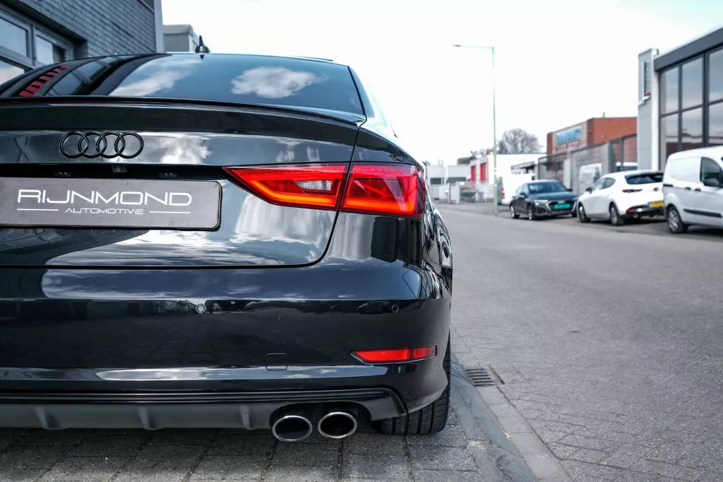 
								Audi S3 Limousine 2.0 TFSI S3 quattro Pro Line Plus Alarm Klasse 3|Pano|Acc|Keyless|Lane-Assist|Camera|Navi| vol									