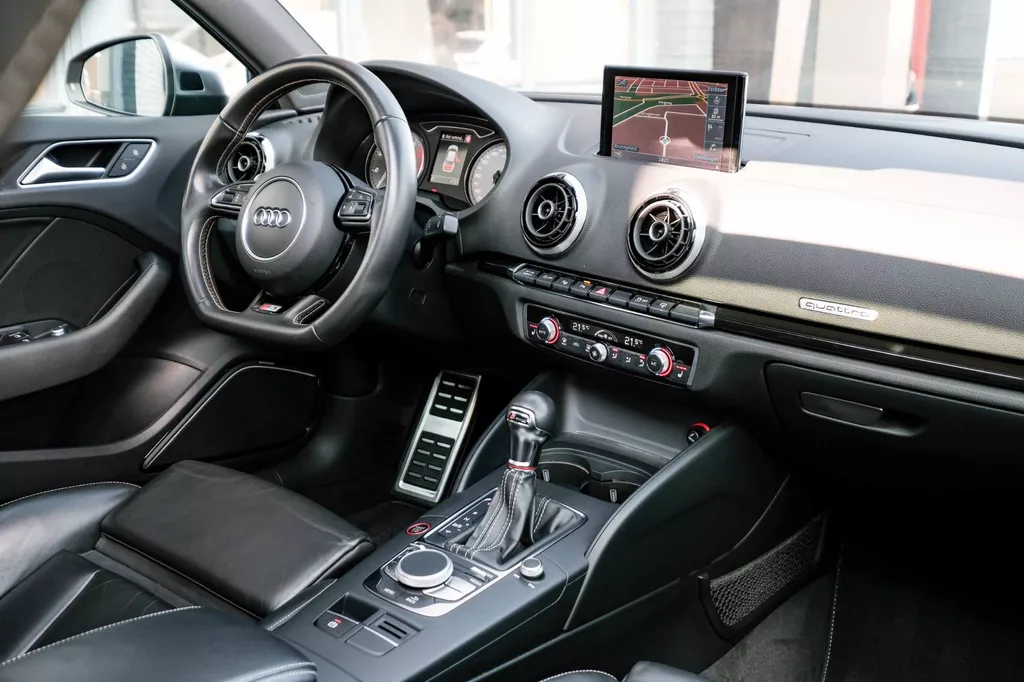 
								Audi S3 Limousine 2.0 TFSI S3 quattro Pro Line Plus Alarm Klasse 3|Pano|Acc|Keyless|Lane-Assist|Camera|Navi| vol									