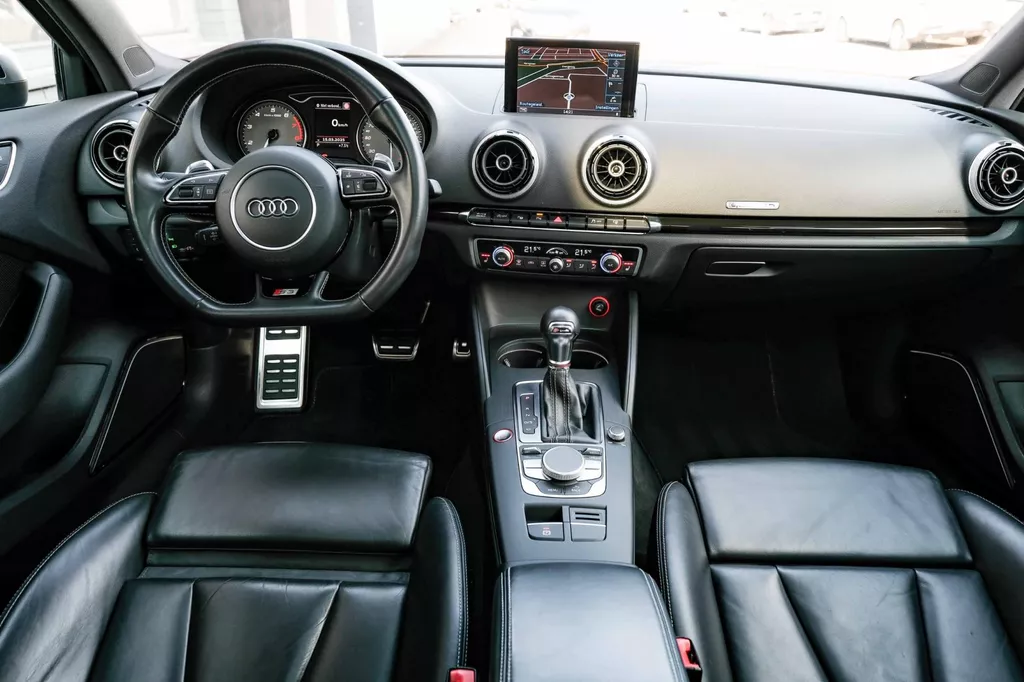 
								Audi S3 Limousine 2.0 TFSI S3 quattro Pro Line Plus Alarm Klasse 3|Pano|Acc|Keyless|Lane-Assist|Camera|Navi| vol									