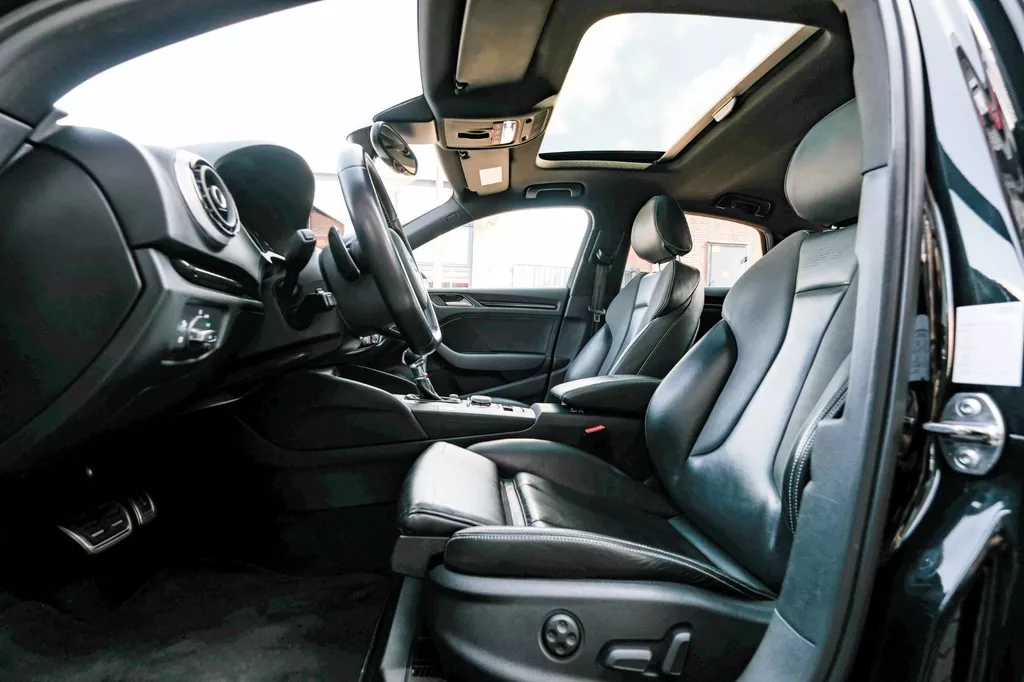 
								Audi S3 Limousine 2.0 TFSI S3 quattro Pro Line Plus Alarm Klasse 3|Pano|Acc|Keyless|Lane-Assist|Camera|Navi| vol									