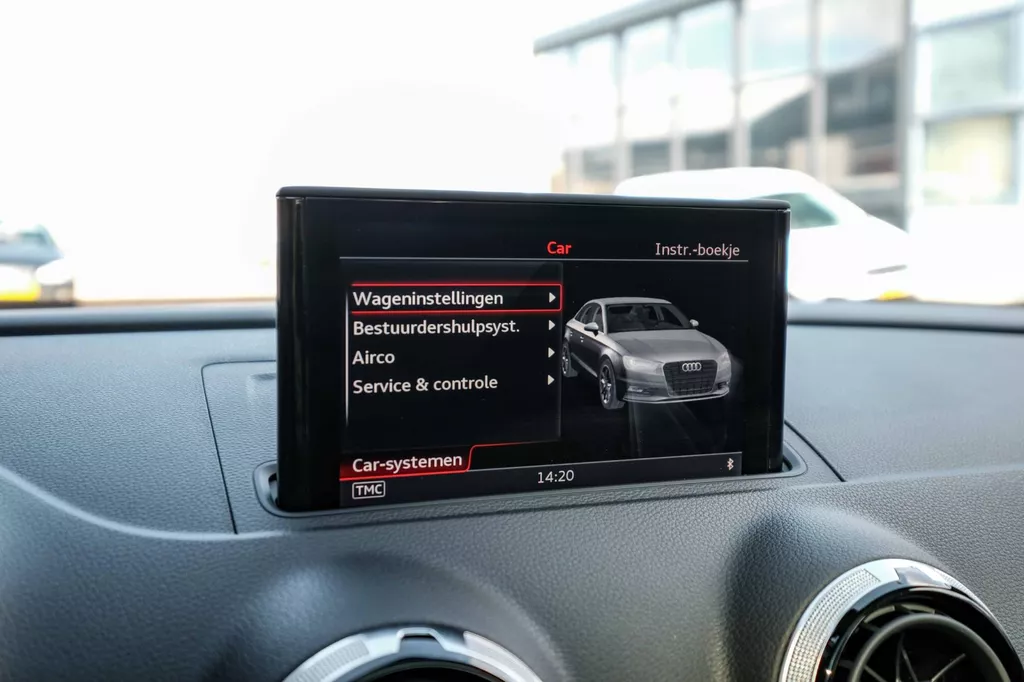 
								Audi S3 Limousine 2.0 TFSI S3 quattro Pro Line Plus Alarm Klasse 3|Pano|Acc|Keyless|Lane-Assist|Camera|Navi| vol									