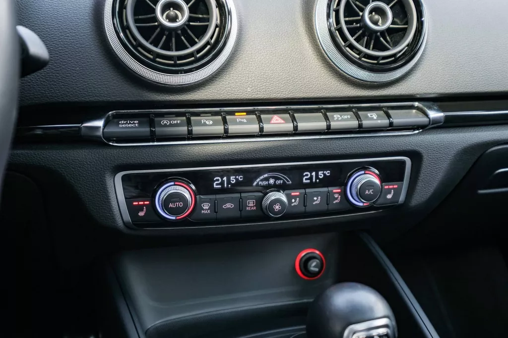 
								Audi S3 Limousine 2.0 TFSI S3 quattro Pro Line Plus Alarm Klasse 3|Pano|Acc|Keyless|Lane-Assist|Camera|Navi| vol									