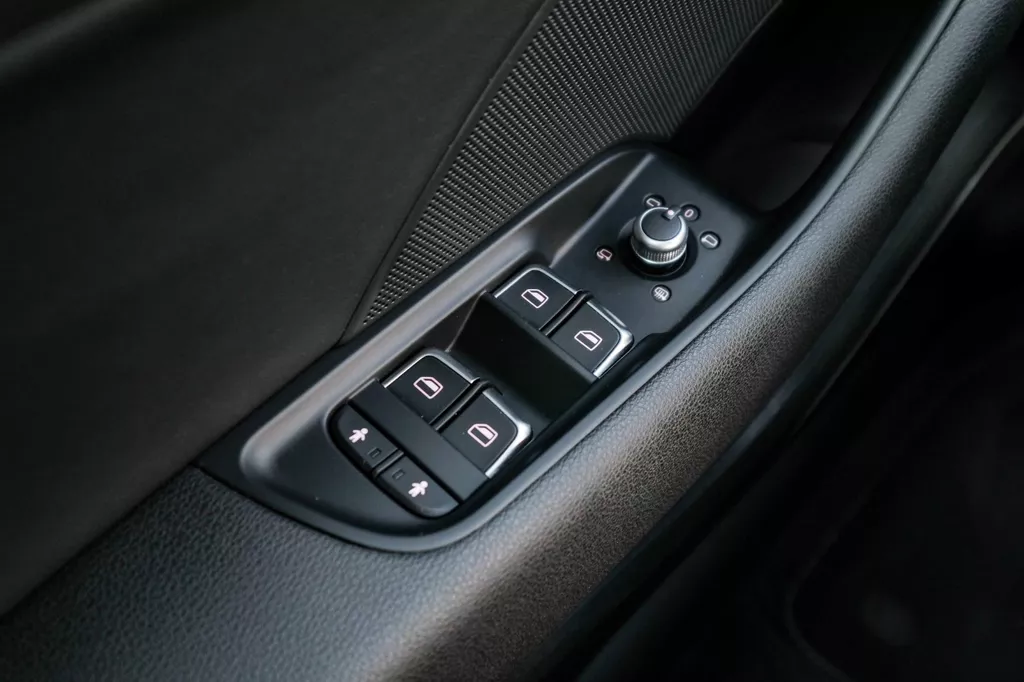 
								Audi S3 Limousine 2.0 TFSI S3 quattro Pro Line Plus Alarm Klasse 3|Pano|Acc|Keyless|Lane-Assist|Camera|Navi| vol									