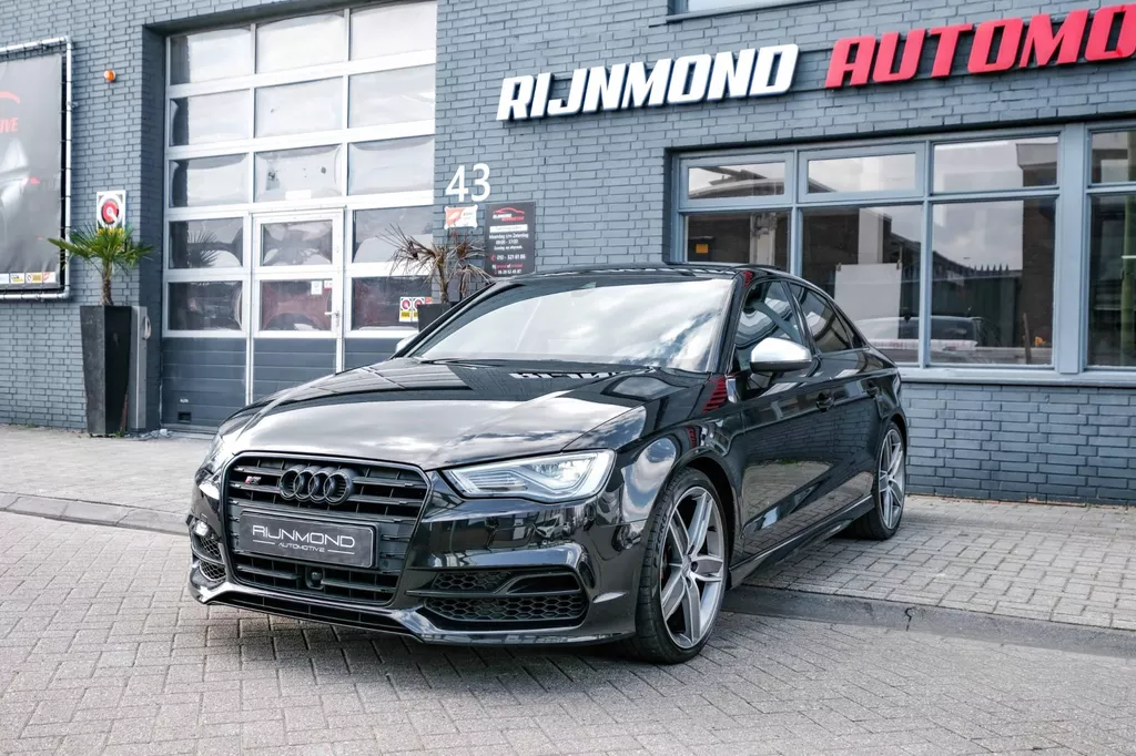 
								Audi S3 Limousine 2.0 TFSI S3 quattro Pro Line Plus Alarm Klasse 3|Pano|Acc|Keyless|Lane-Assist|Camera|Navi| vol									