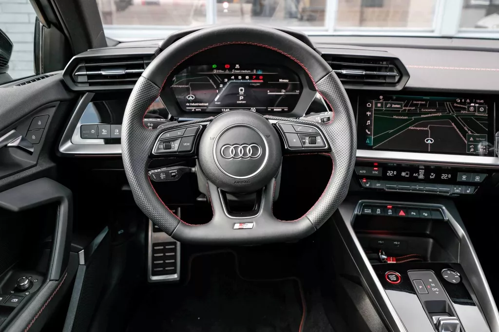 
Audi s3 Sportback 2.0 TFSI S3 quattro |Head-Up|Pano|Acc|Camera|Alarm| vol									