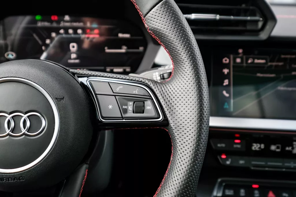 
Audi s3 Sportback 2.0 TFSI S3 quattro |Head-Up|Pano|Acc|Camera|Alarm| vol									