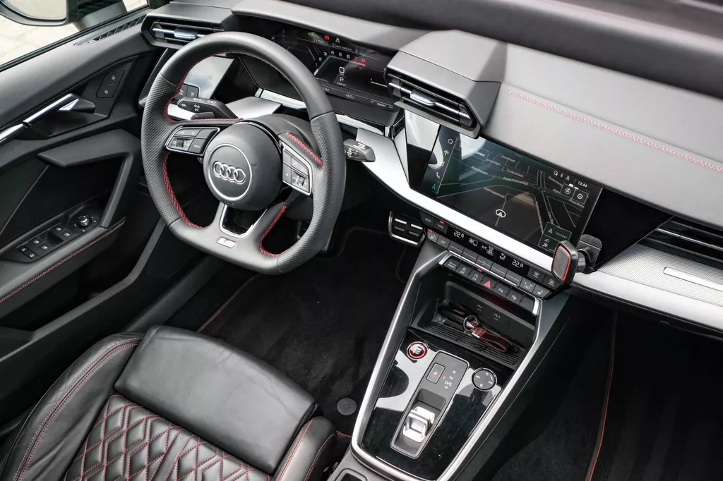 
Audi s3 Sportback 2.0 TFSI S3 quattro |Head-Up|Pano|Acc|Camera|Alarm| vol									