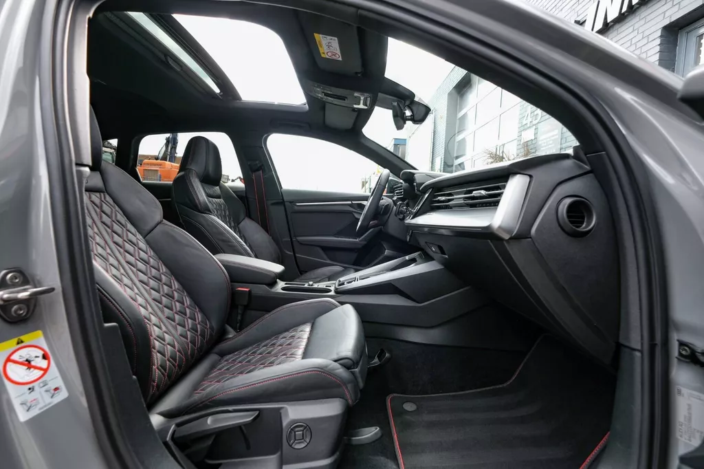 
Audi s3 Sportback 2.0 TFSI S3 quattro |Head-Up|Pano|Acc|Camera|Alarm| vol									