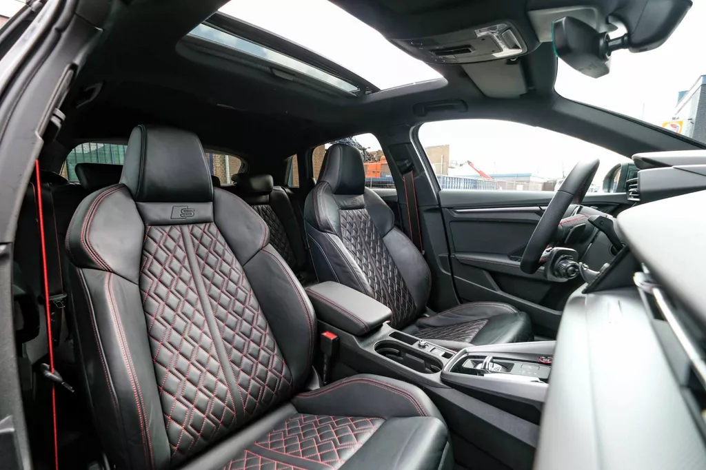 
Audi s3 Sportback 2.0 TFSI S3 quattro |Head-Up|Pano|Acc|Camera|Alarm| vol									