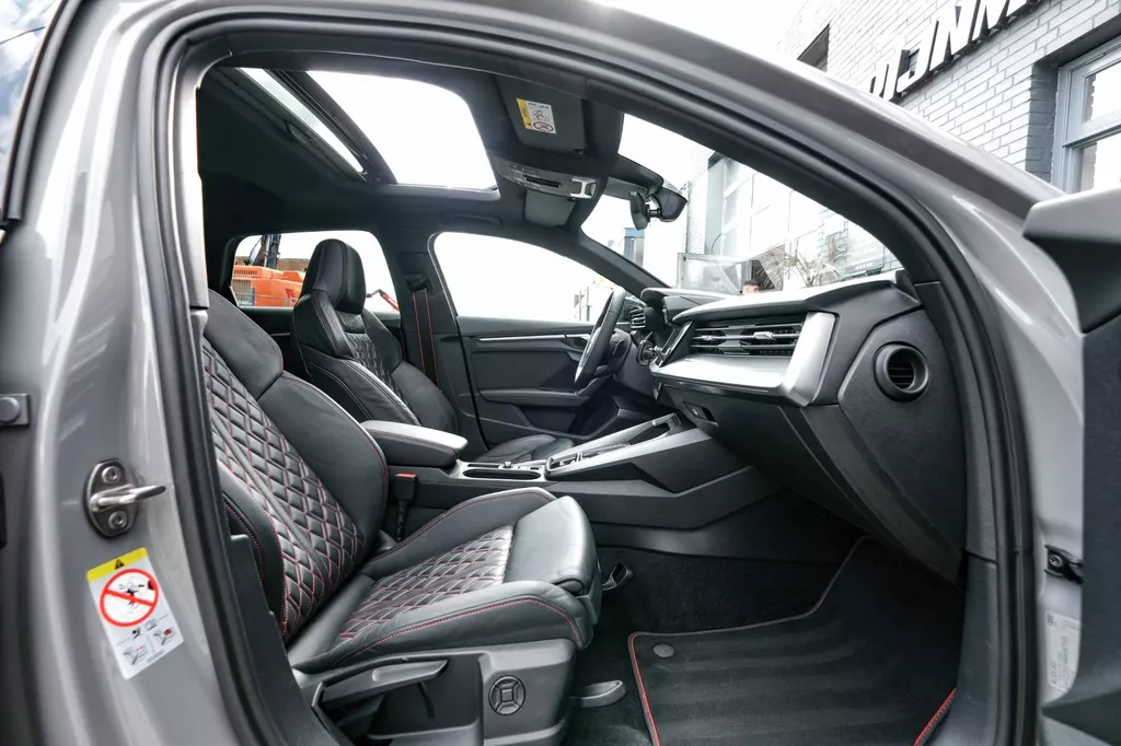 
Audi s3 Sportback 2.0 TFSI S3 quattro |Head-Up|Pano|Acc|Camera|Alarm| vol									