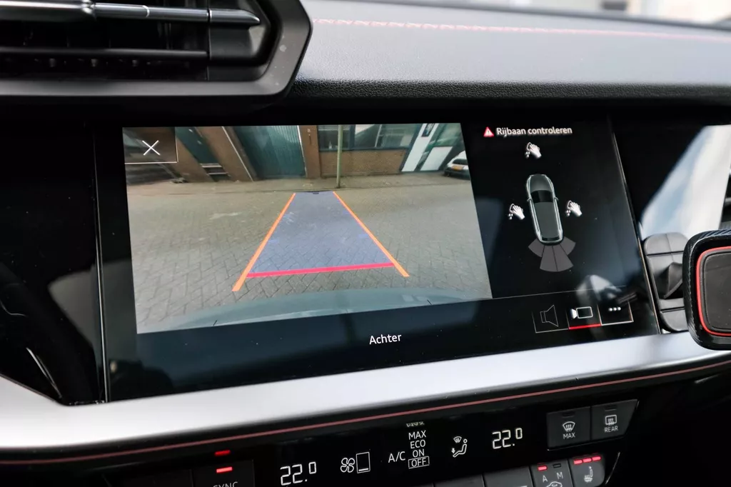 
Audi s3 Sportback 2.0 TFSI S3 quattro |Head-Up|Pano|Acc|Camera|Alarm| vol									