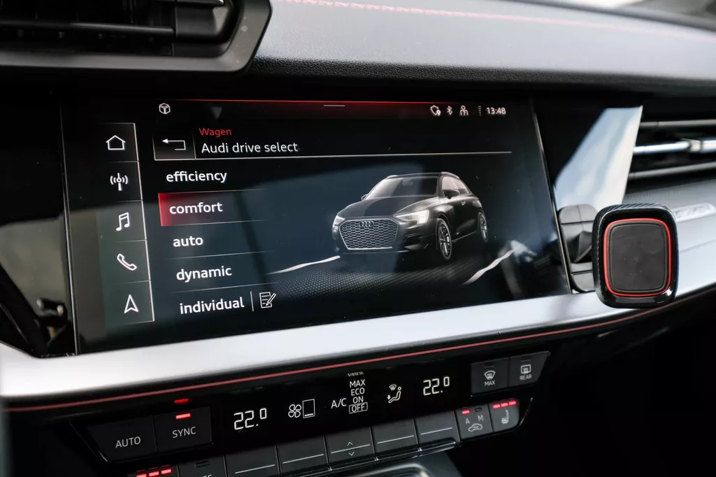 
Audi s3 Sportback 2.0 TFSI S3 quattro |Head-Up|Pano|Acc|Camera|Alarm| vol									