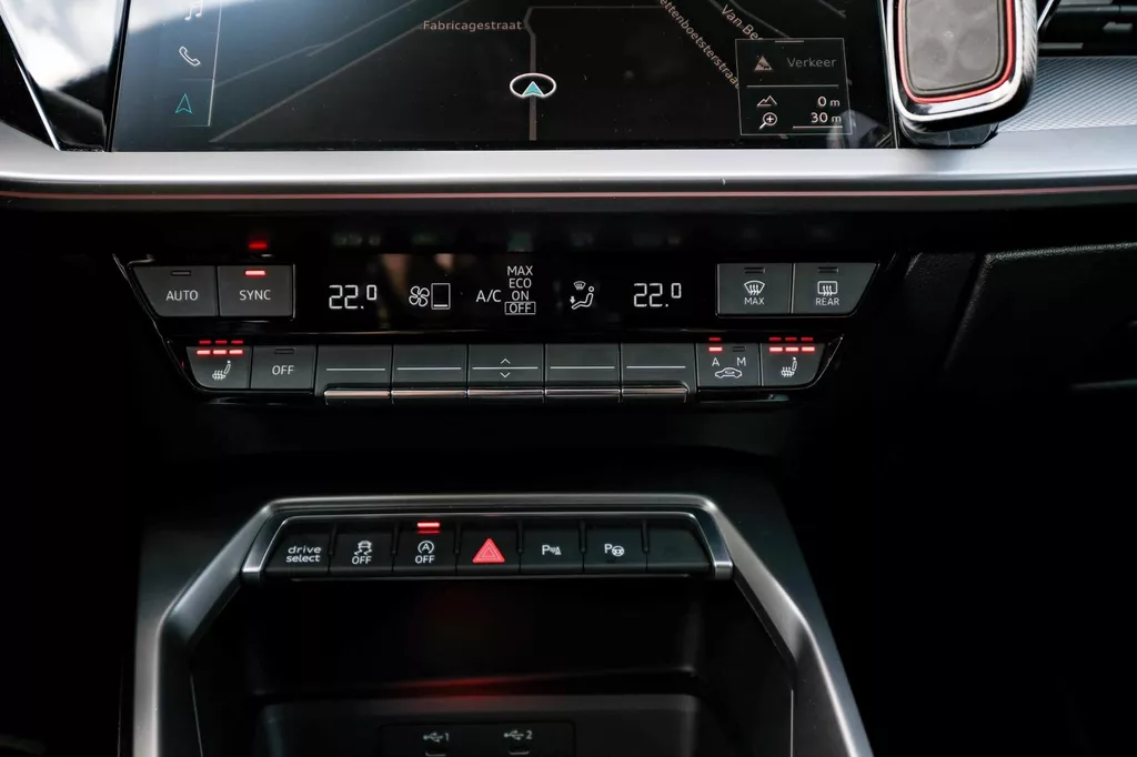 
Audi s3 Sportback 2.0 TFSI S3 quattro |Head-Up|Pano|Acc|Camera|Alarm| vol									