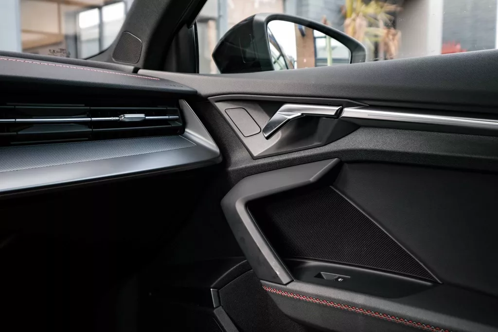 
Audi s3 Sportback 2.0 TFSI S3 quattro |Head-Up|Pano|Acc|Camera|Alarm| vol									