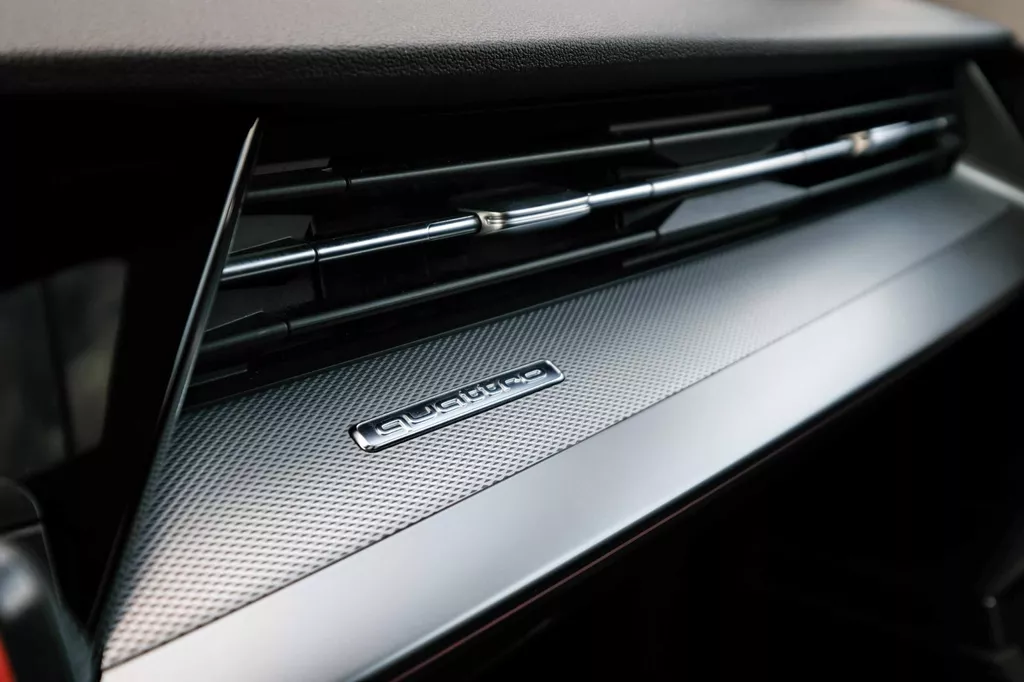 
Audi s3 Sportback 2.0 TFSI S3 quattro |Head-Up|Pano|Acc|Camera|Alarm| vol									