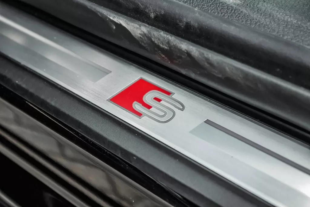 
								Audi S6 Avant TDI Quattro Pano I B&O I Virtual Dash I HUD vol									