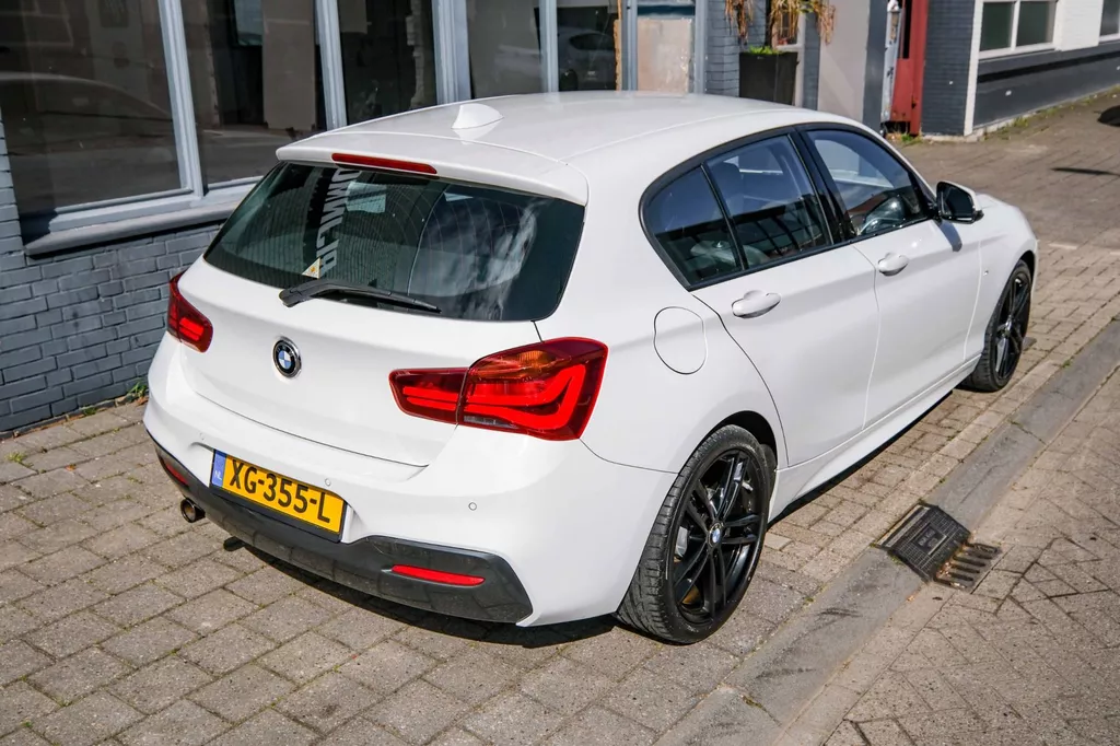
BMW 1-serie 118i M-Pakket|Led|Cruise Control|Navi|Nederlandse Auto| vol									