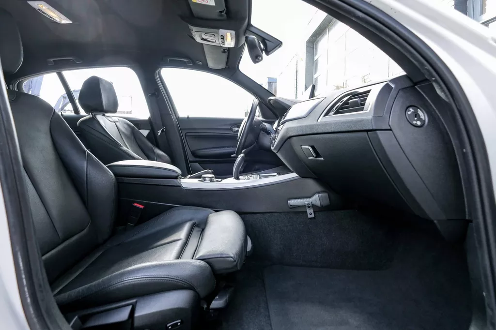 
BMW 1-serie 118i M-Pakket|Led|Cruise Control|Navi|Nederlandse Auto| vol									