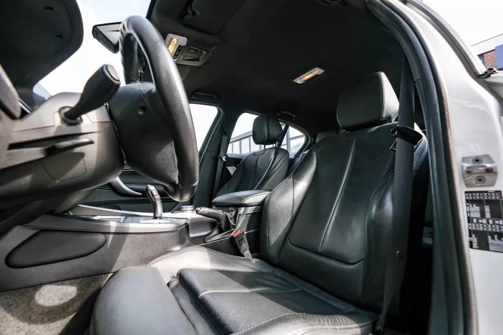 
BMW 1-serie 118i M-Pakket|Led|Cruise Control|Navi|Nederlandse Auto| vol									