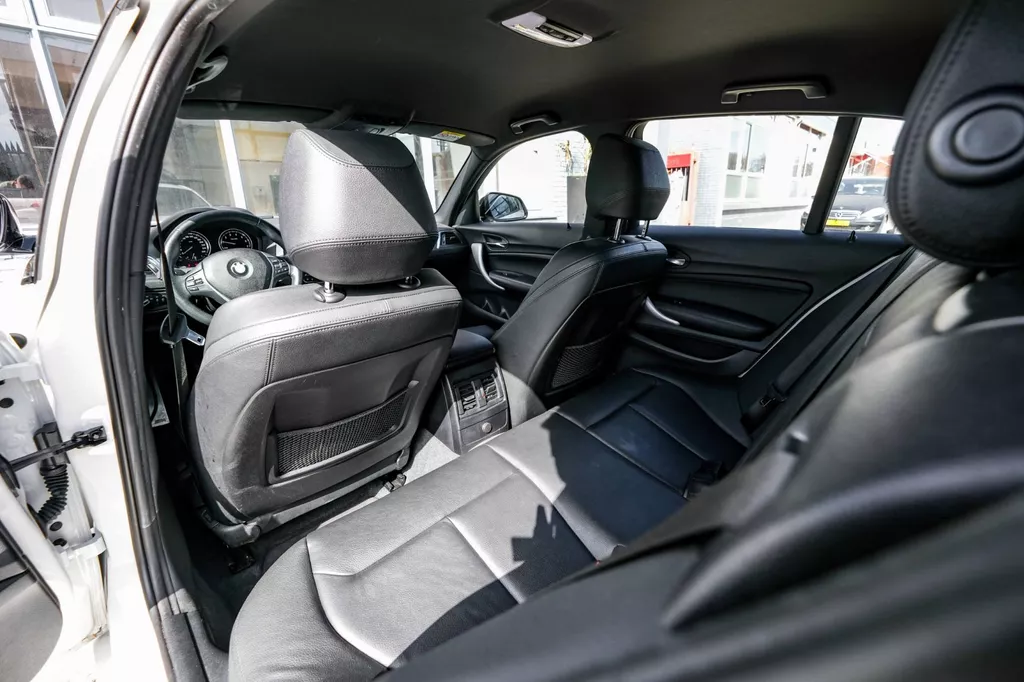 
BMW 1-serie 118i M-Pakket|Led|Cruise Control|Navi|Nederlandse Auto| vol									