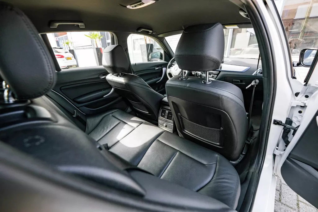 
BMW 1-serie 118i M-Pakket|Led|Cruise Control|Navi|Nederlandse Auto| vol									