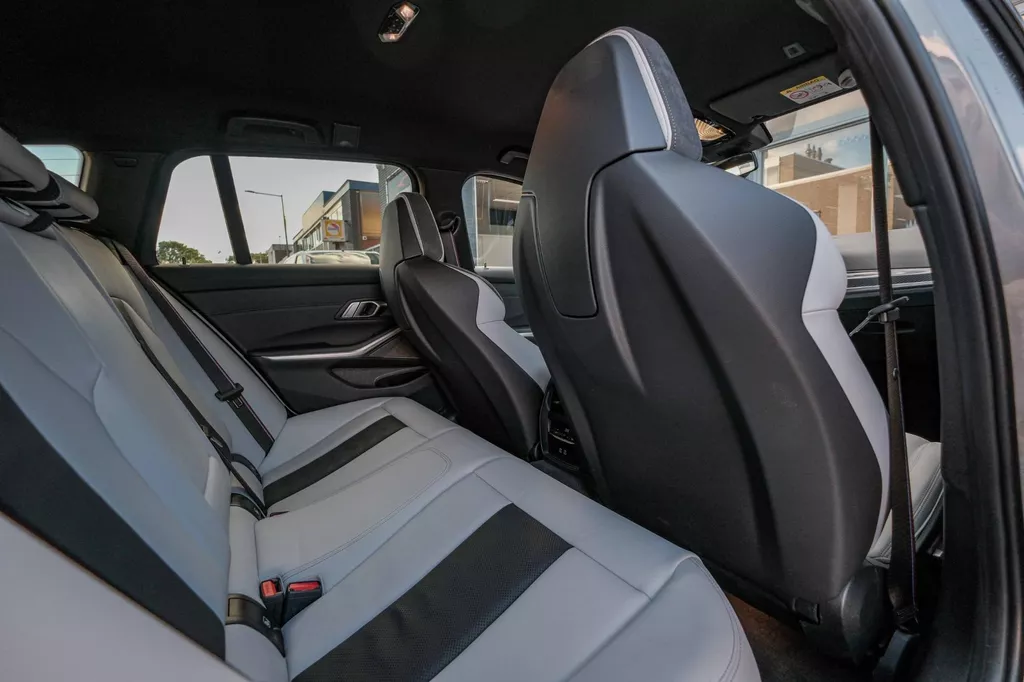 
BMW 3-serie Touring M3 xDrive Competition |AC Schnitzer|610PK|Garantie 2027|M-Race Track Pack|6 jaar onderhoudsvrij| vol									