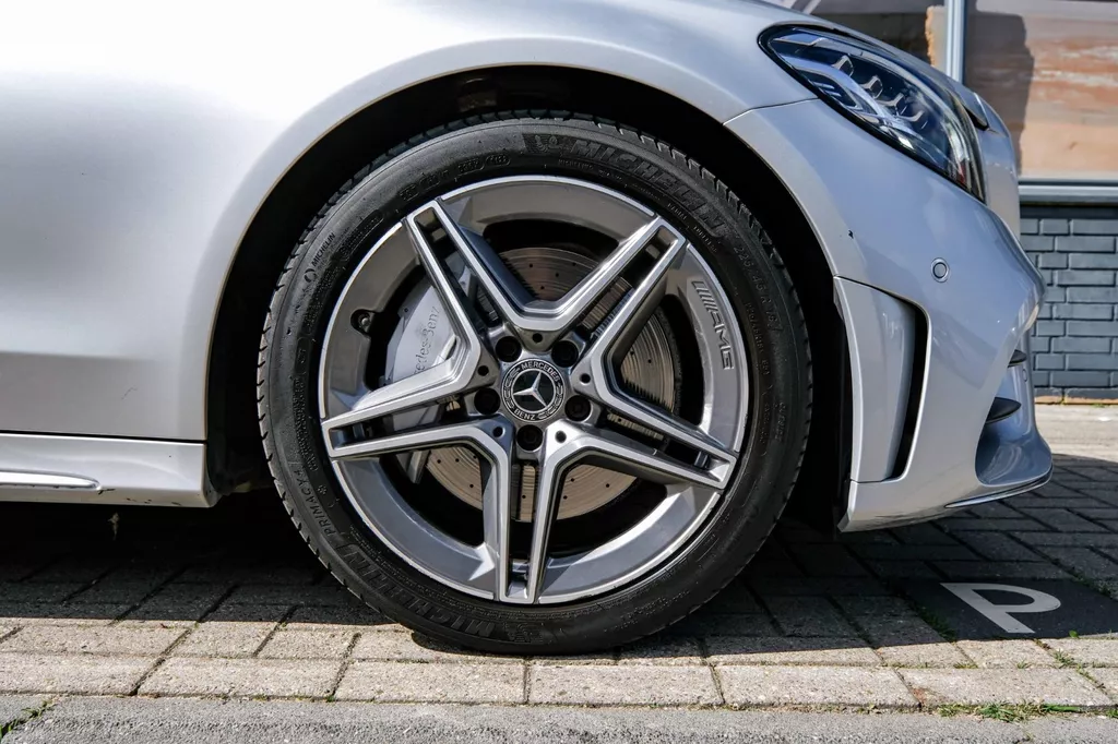 
Mercedes-Benz C-klasse 300 AMG Line |ACC|Navi|Led|Elektrischie stoelen| vol									