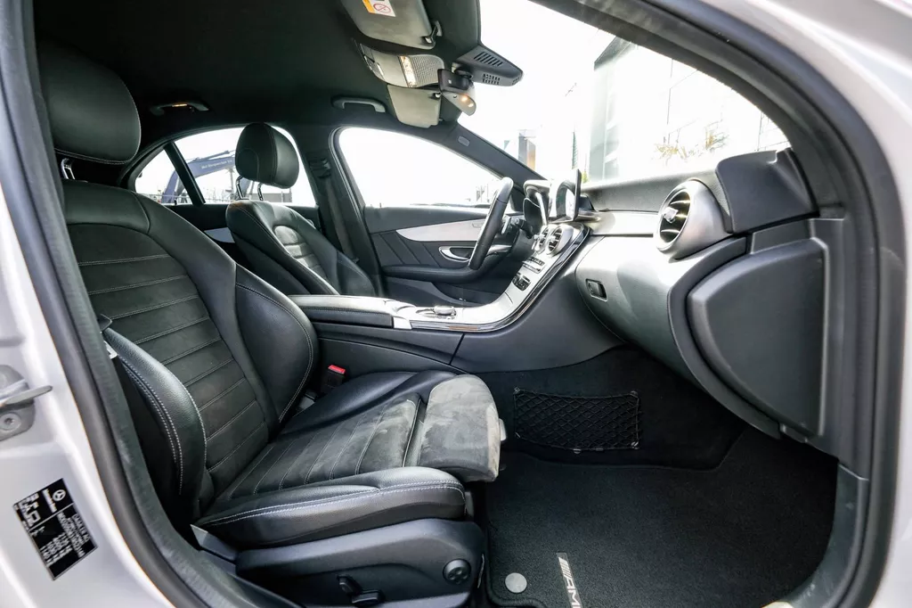 
Mercedes-Benz C-klasse 300 AMG Line |ACC|Navi|Led|Elektrischie stoelen| vol									