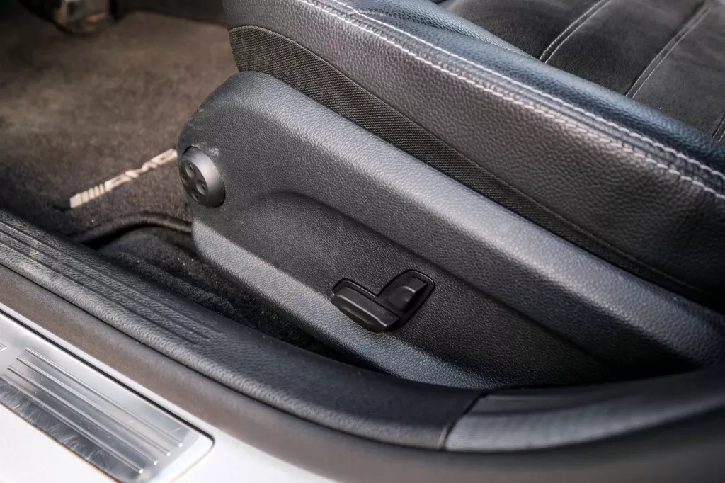 
Mercedes-Benz C-klasse 300 AMG Line |ACC|Navi|Led|Elektrischie stoelen| vol									