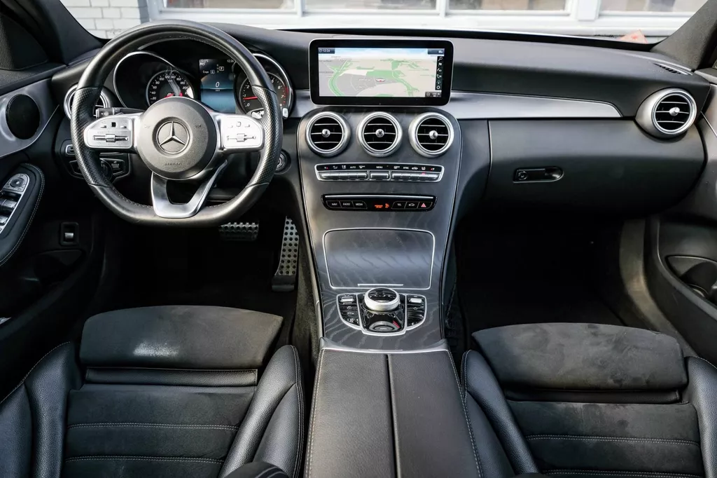 
Mercedes-Benz C-klasse 300 AMG Line |ACC|Navi|Led|Elektrischie stoelen| vol									