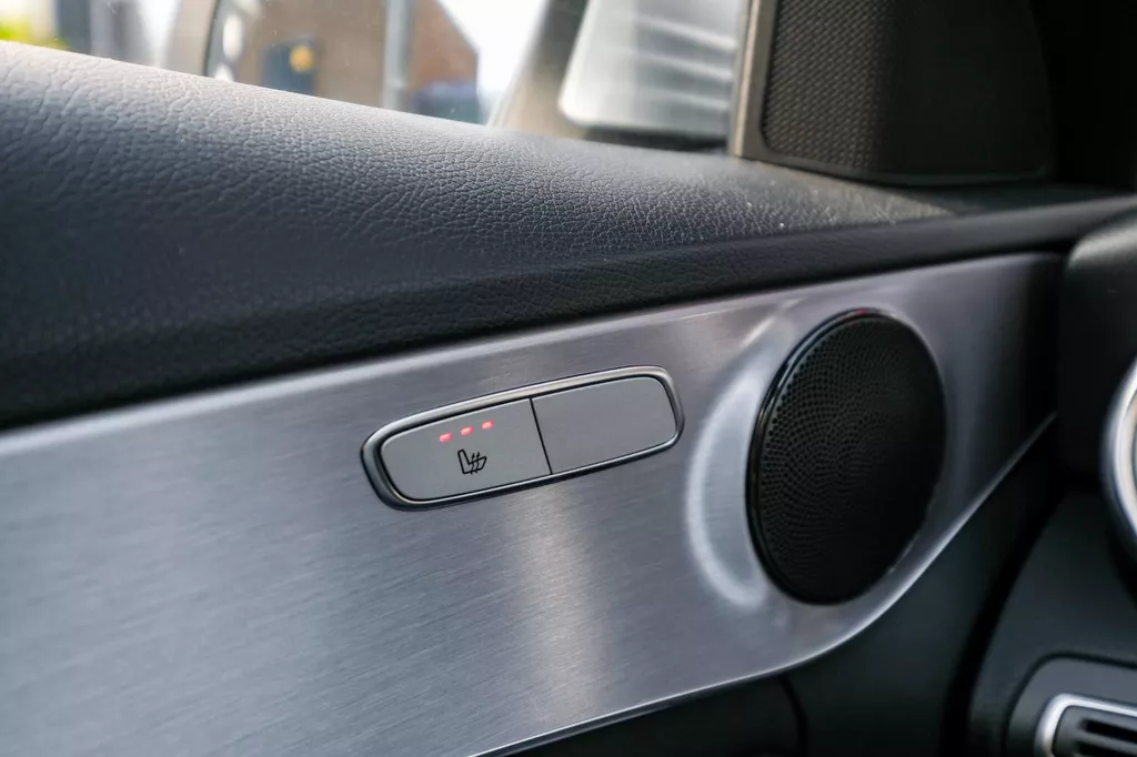 
Mercedes-Benz C-klasse 300 AMG Line |ACC|Navi|Led|Elektrischie stoelen| vol									