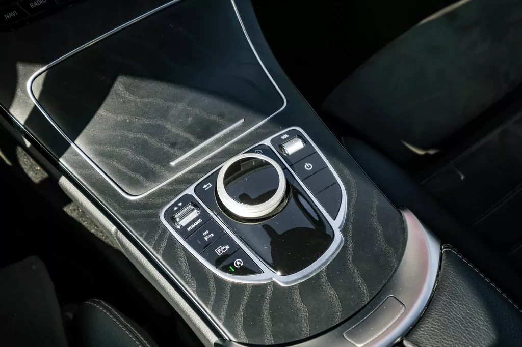 
Mercedes-Benz C-klasse 300 AMG Line |ACC|Navi|Led|Elektrischie stoelen| vol									